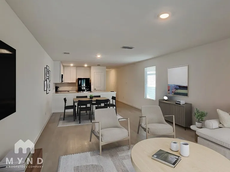 1262 Basswood Dr — Photo 3