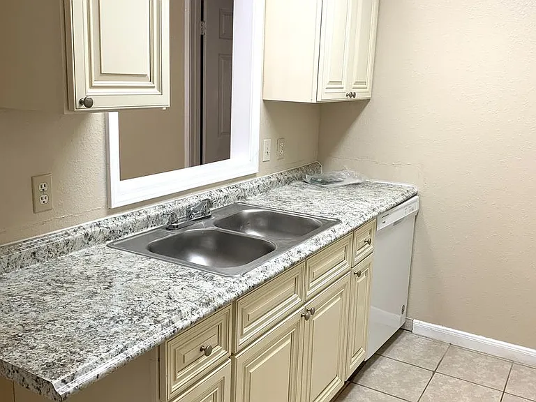 203 Hunters Ln — Photo 6