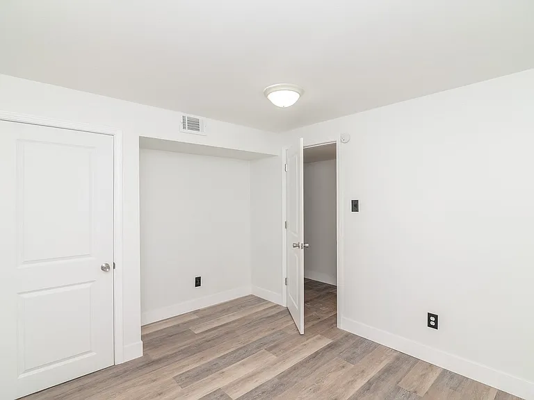 110 N Bluff St — Photo 17