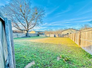 241 Holiday Village Dr, Quitman, TX 75783