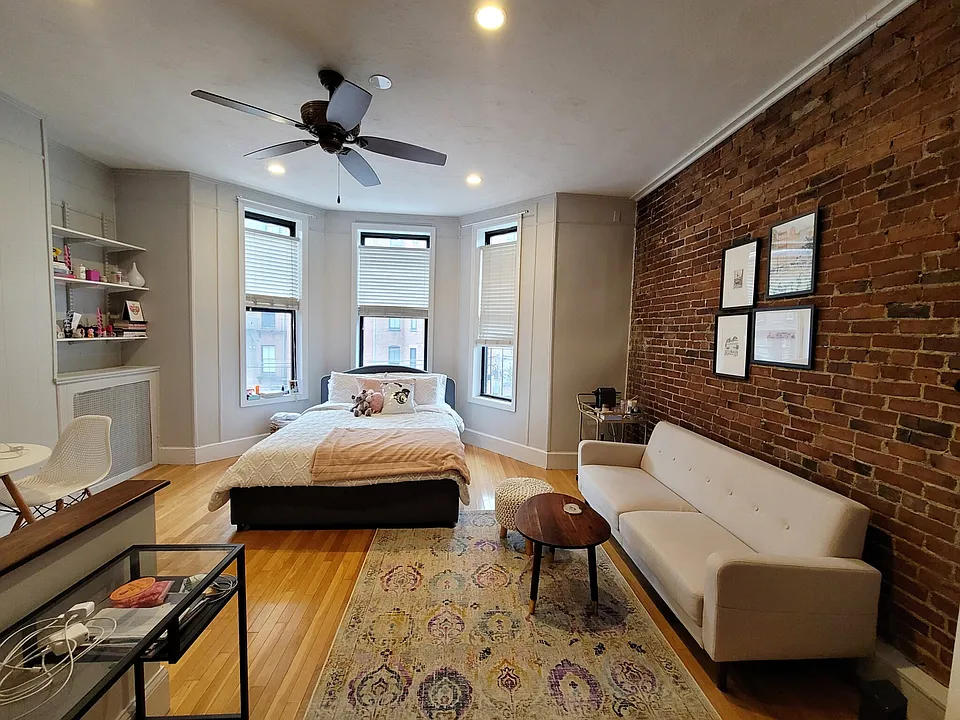 377 Beacon St #2R