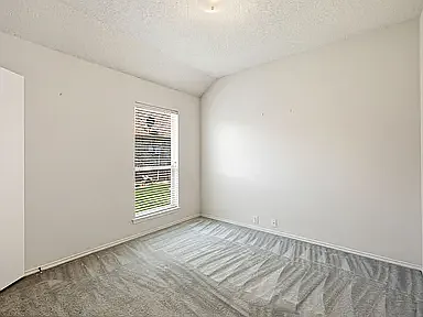 702 Lake Bridge Dr — Photo 5