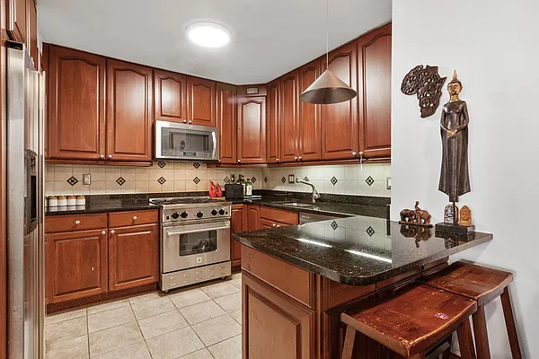 Sold by Douglas Elliman | media 10