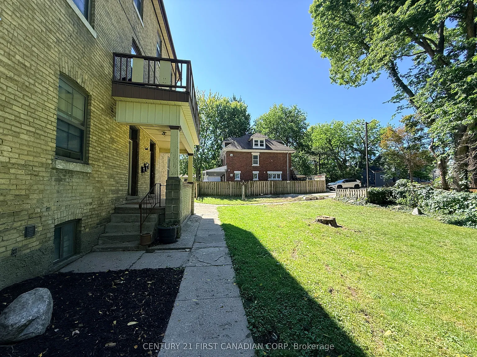 1 Waverley Pl — Photo 3