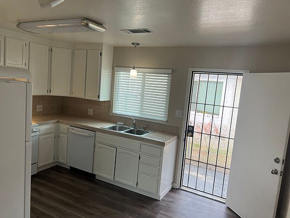 4th image of 410 Lawton St APT 11