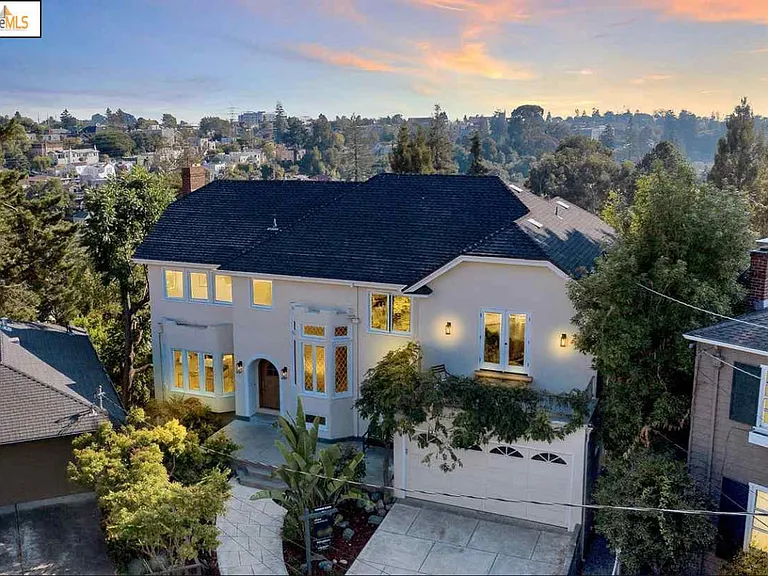 1 Hillwood Pl — Photo 1