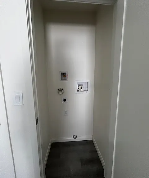 WASHE/DRYER HOOK UP