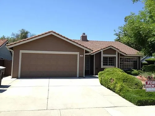 1891 Earl Way Photo 1
