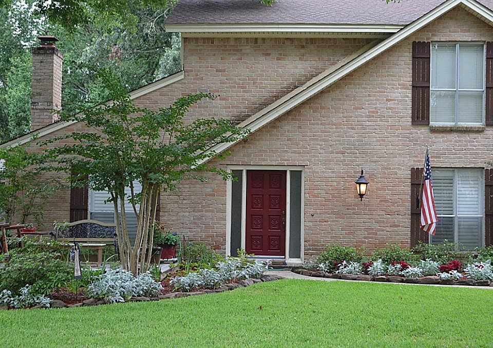 1st image of 8106 17th Green Dr