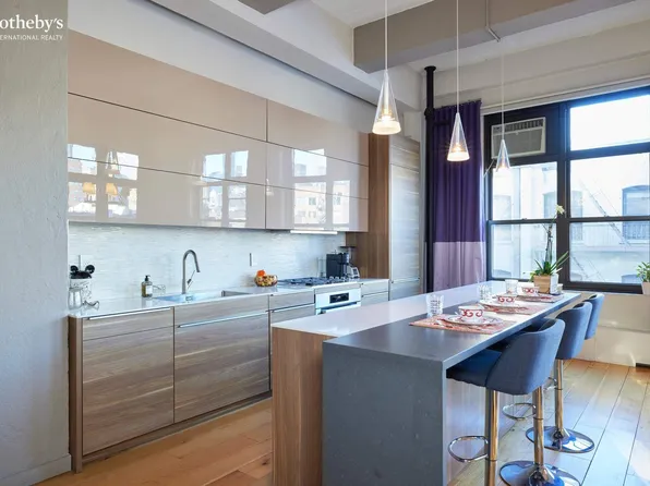 161 West 15th Street image 1 of 9