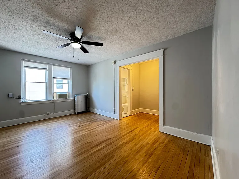 100 Howe Street! — Photo 33