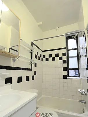 Rented by Wave Real Estate Group | media 37