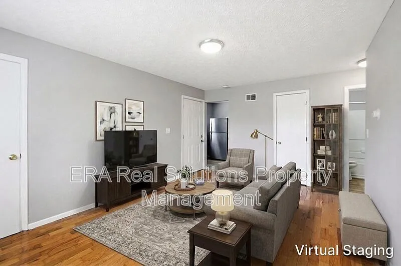 2 bed, 1.0 bath, 750 sqft, $900 — Photo 2