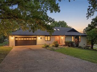 4 Fairway Pl, Eureka Springs, AR 72631