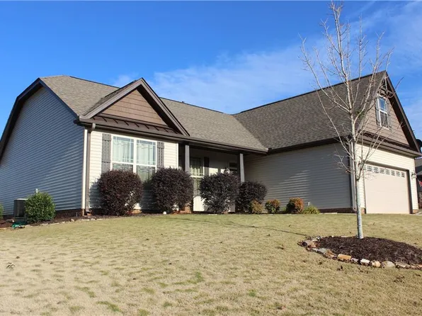 143 Stonegate Dr, Seneca, SC 29678
