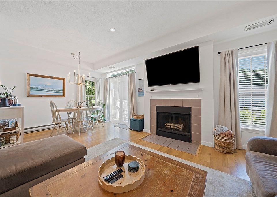 1st image of 111 Bradford Commons Ln Unit 111