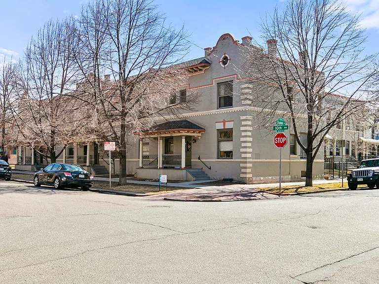 Ogden Park Townhomes — Photo 10
