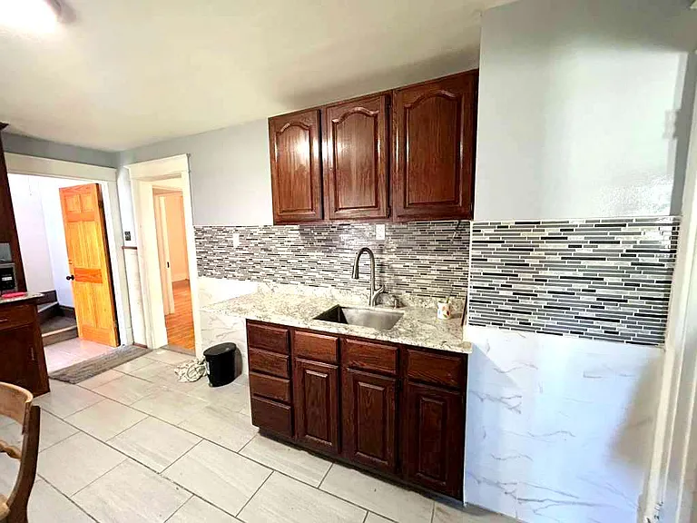 2 Rowan Rd #1 — Photo 8