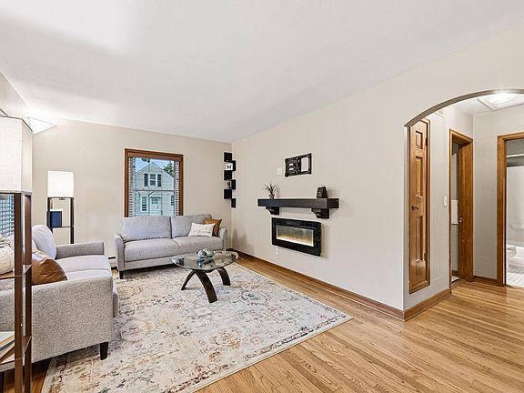4th image of 2802 S 47th STREET