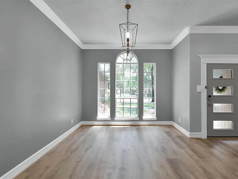 84 Oak Grove Ln — Photo 6