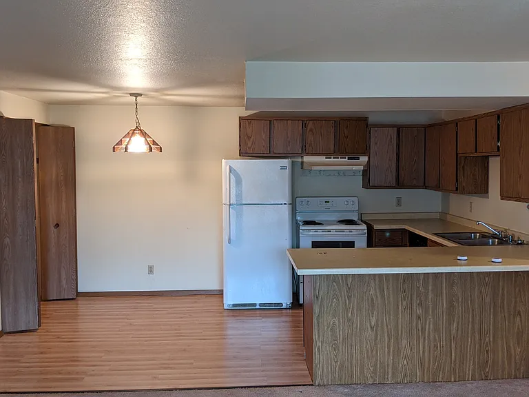 315 S Kools St — Photo 10