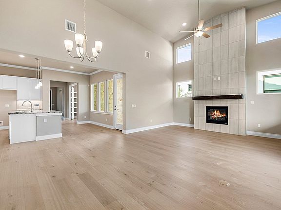 5th image of 118 Lucia Court