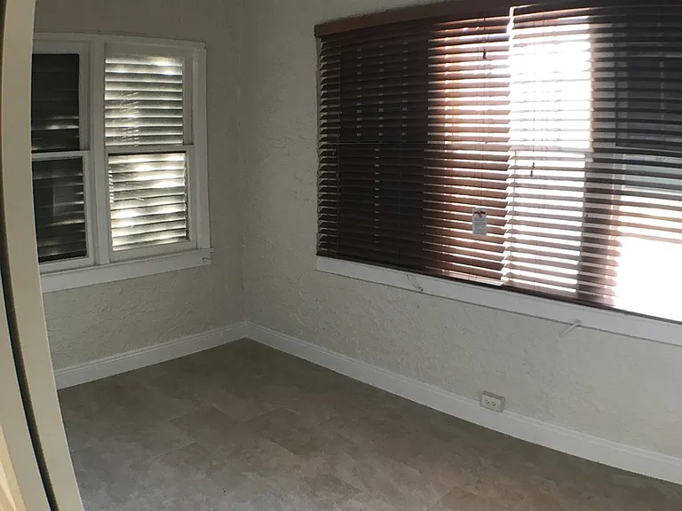 222 Phoenetia Ave #6 — Photo 6