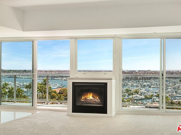 5th image of 13600 Marina Pointe Dr Unit 901