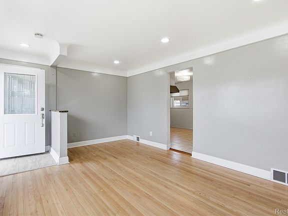 4th image of 25317 Wagner Ave