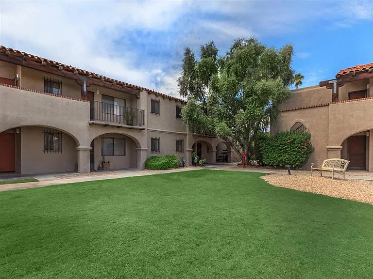 San Jacinto RC Apartments — Photo 29