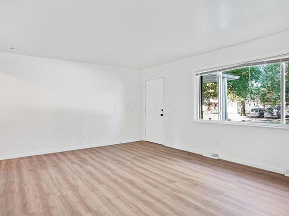 2nd image of 5192 Tamarack Blvd