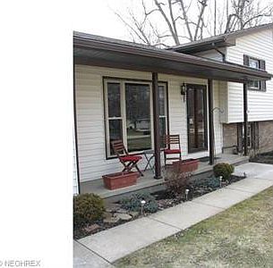 4th image of 443 Swank Dr
