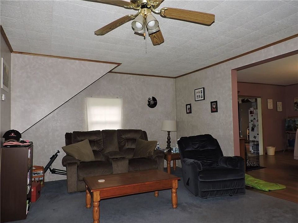 2nd image of 4613 Baker St