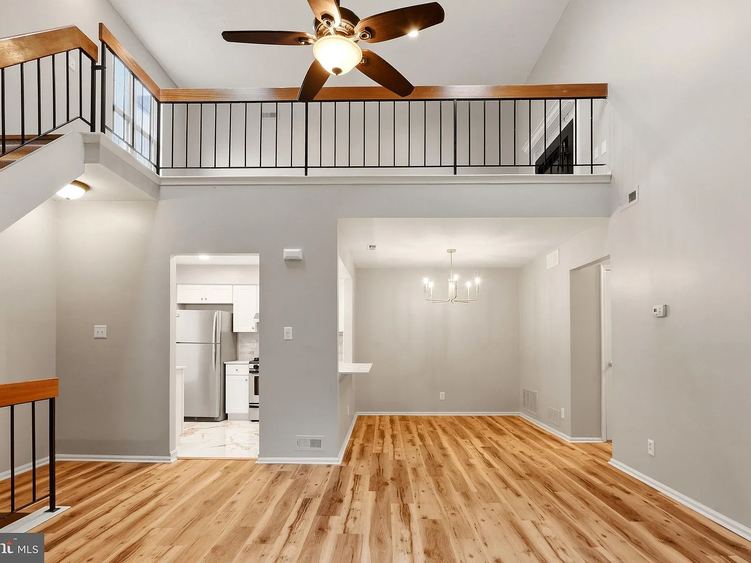 2 bed, 1.0 bath, 1164 sqft, $2,600 — Photo 3
