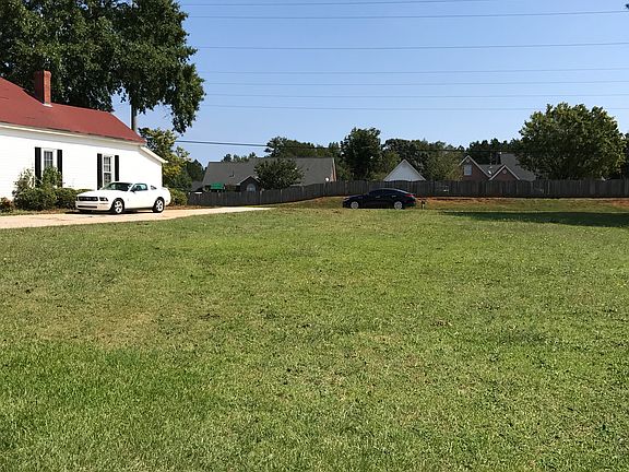 2nd image of 387 Upchurch Rd