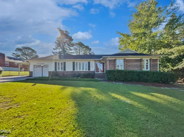 5703 Grampian Ct, Fayetteville, NC 28304