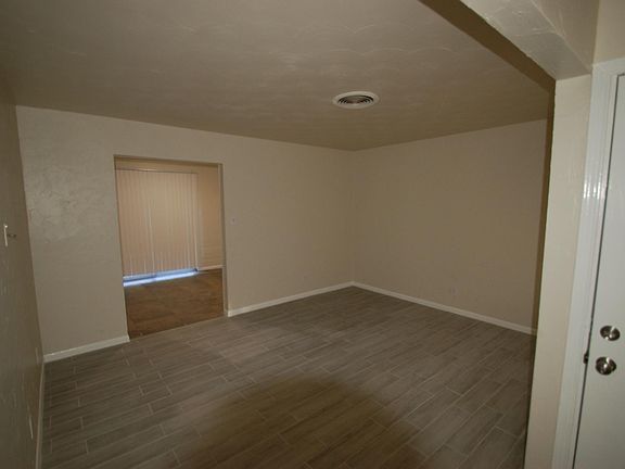 2nd image of 5608 Wentworth St