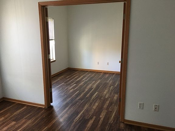 3rd image of 106 National Dr APT 112