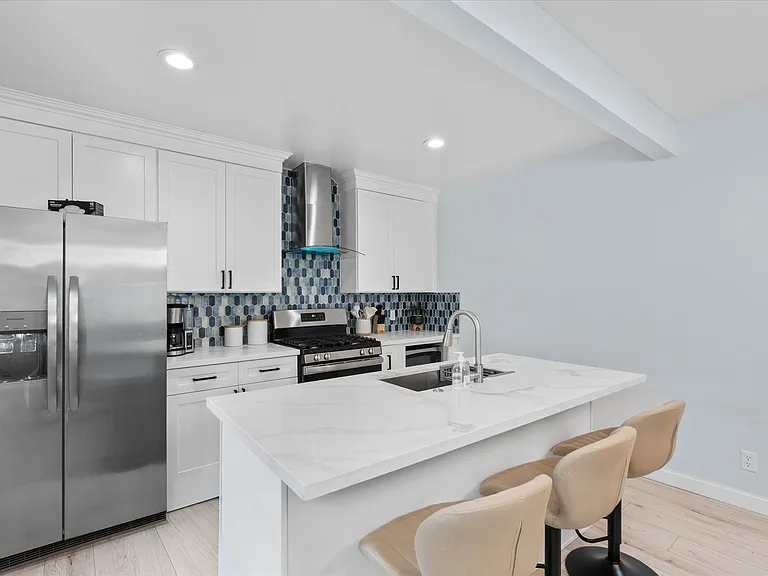 320 Laurel Ave — Photo 14