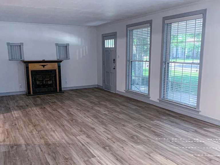 1221 N Neblett St — Photo 5