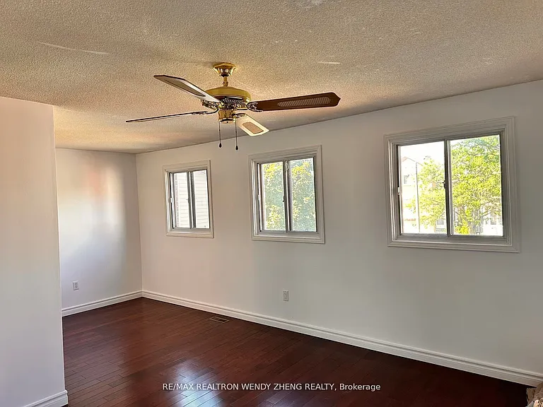 400 Huntsmill Blvd — Photo 8