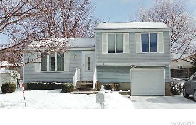 1st image of 81 Woodgate Dr