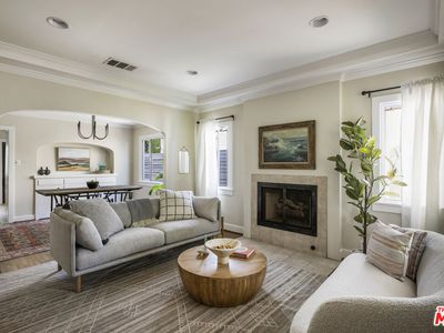 1525 Carmona Ave, Los Angeles, CA, 90019