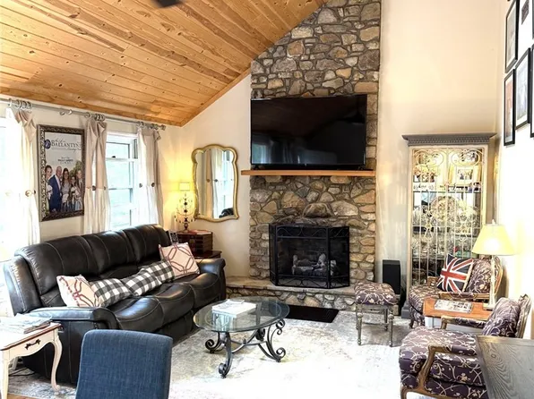 175 Pine Village #4, Blowing Rock, NC 28605