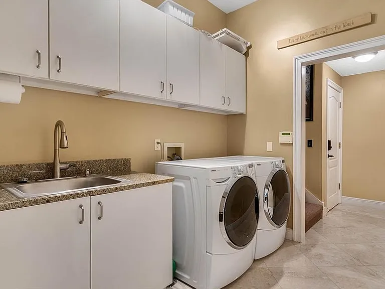 3856 Hunters Isle Dr — Photo 8