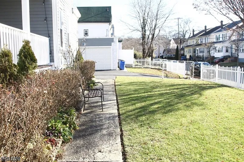 2 bed, 1.0 bath, $2,400 — Photo 4