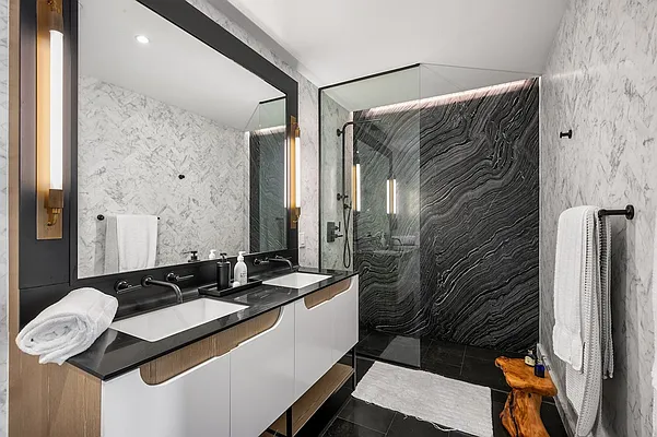 Rented by MNS | media 9