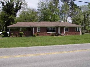 706 Scottsville Rd, Lafayette, TN 37083