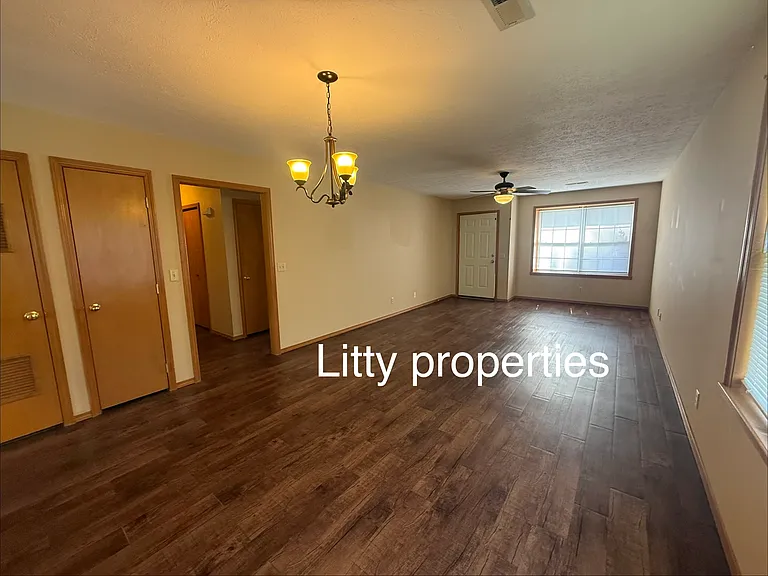 1505 Stonebrook Ct — Photo 4