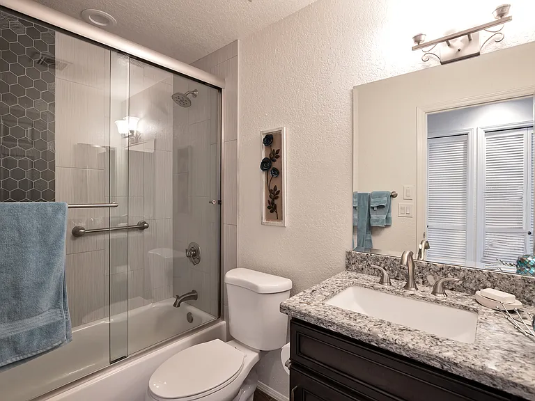 Hall bathroom.